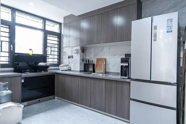 84㎡簡約風，開放式廚房+多功能島臺，瞬間提升生活體驗